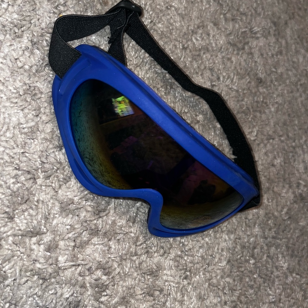 Amazon Essentials Blue Ski Goggles - Picture 2 of 5